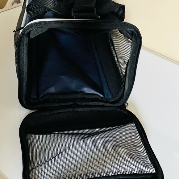 PET carrier Small dog/cat blue canvas/mesh with shoulder strap. - Picture 11 of 16